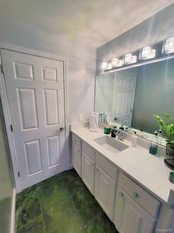 3416 Loon Lake Court, Waterford Charter Township, MI 48329