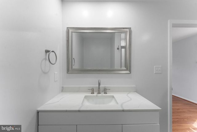 1534 RED ROCK CT, Vienna, VA 22182