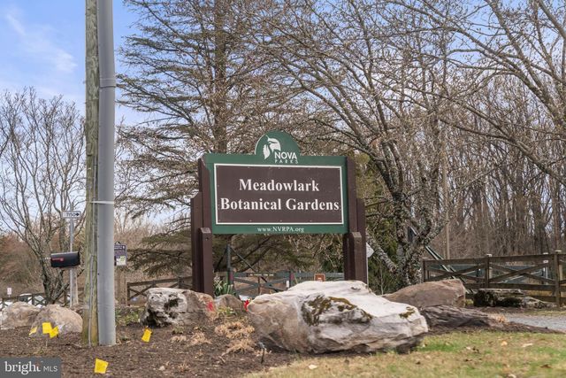 1534 RED ROCK CT, Vienna, VA 22182