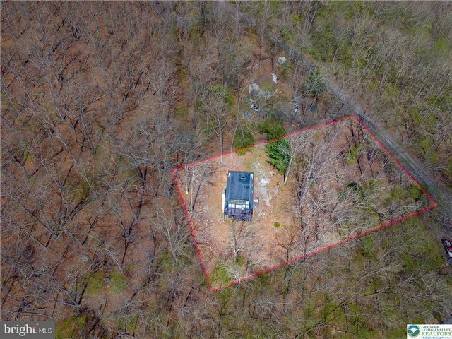 207 BUNSEN CT, East Stroudsburg, PA 18302