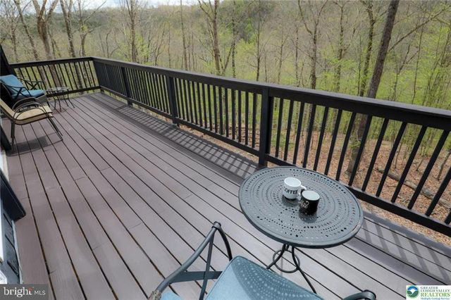 207 BUNSEN CT, East Stroudsburg, PA 18302