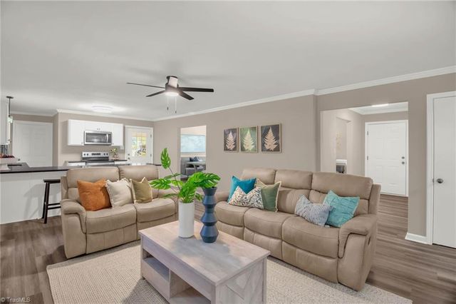 200 Cedarwood Trail, High Point, NC 27265