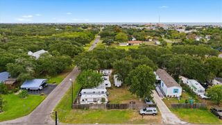 532 N Kossuth St, Rockport, TX 78382