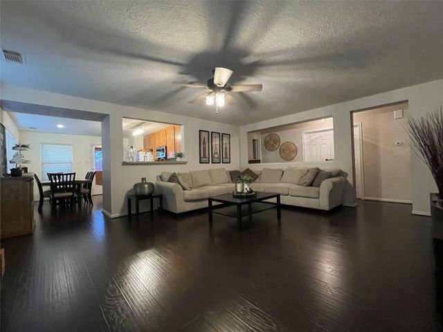 3310 Legends Wild Drive, Spring, TX 77386