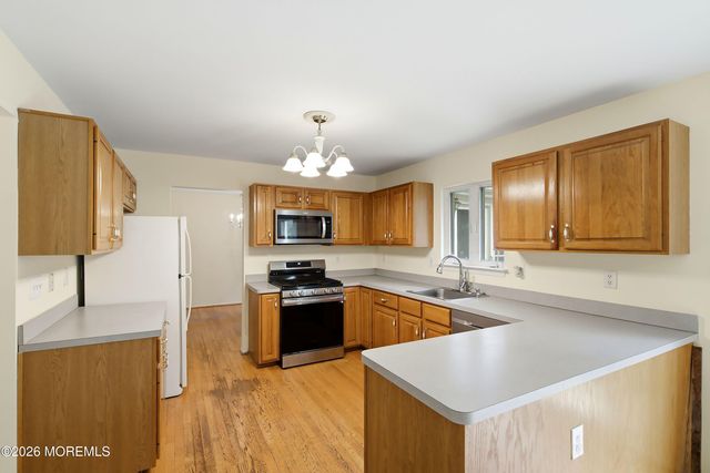 1 Abigail Court, Jackson, NJ 08527