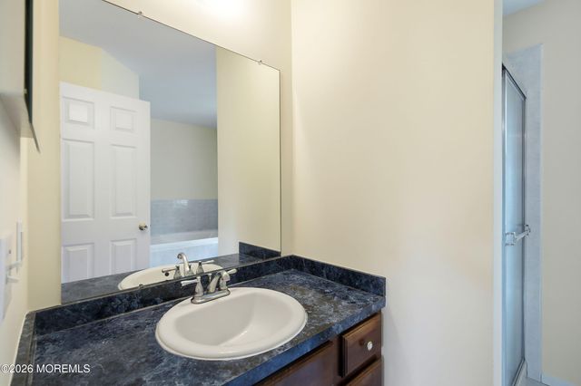 1 Abigail Court, Jackson, NJ 08527