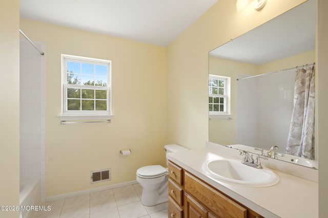1 Abigail Court, Jackson, NJ 08527