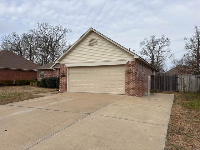 4520 Oregon Trail, Conway, AR 72034