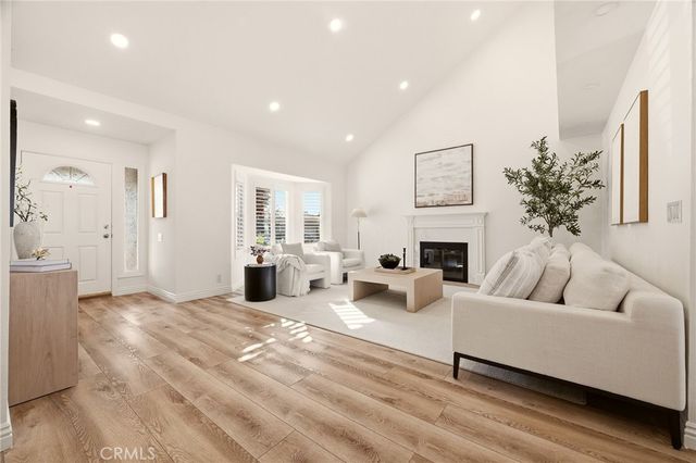 17 Whitney, Irvine, CA 92620