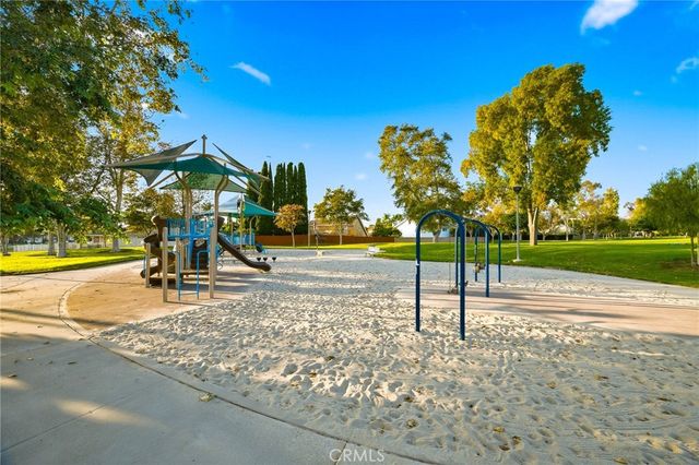 17 Whitney, Irvine, CA 92620