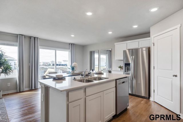 8828 S 184th Way, Omaha, NE 68136