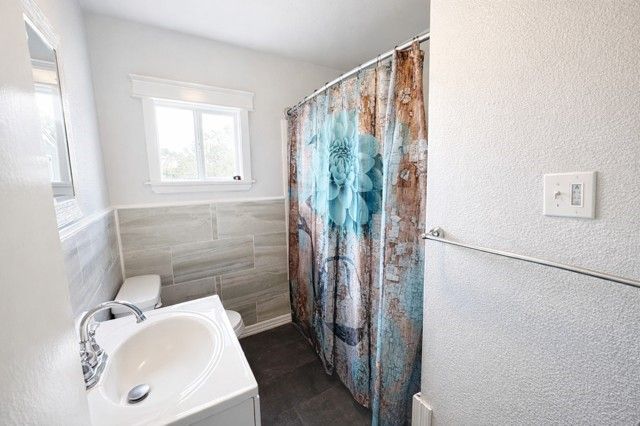 1210 E Warren Ave, Kingsville, TX 78363