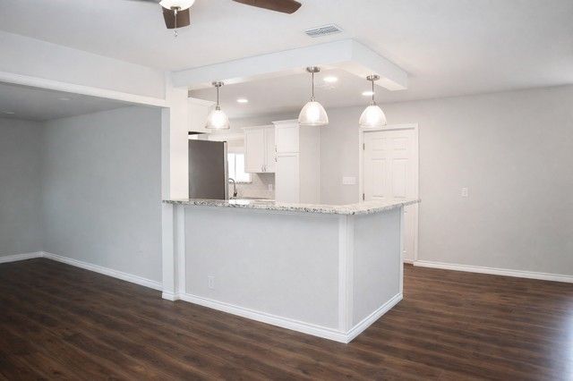 1210 E Warren Ave, Kingsville, TX 78363