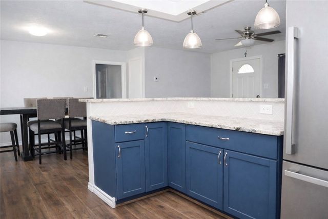 1210 E Warren Ave, Kingsville, TX 78363