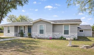 1210 E Warren Ave, Kingsville, TX 78363