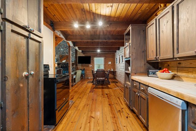 299 South L Street, Pine Mountain Valley, GA 31823