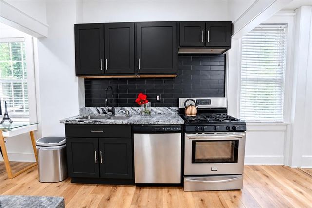 1082 Metropolitan Parkway SW, Atlanta, GA 30310
