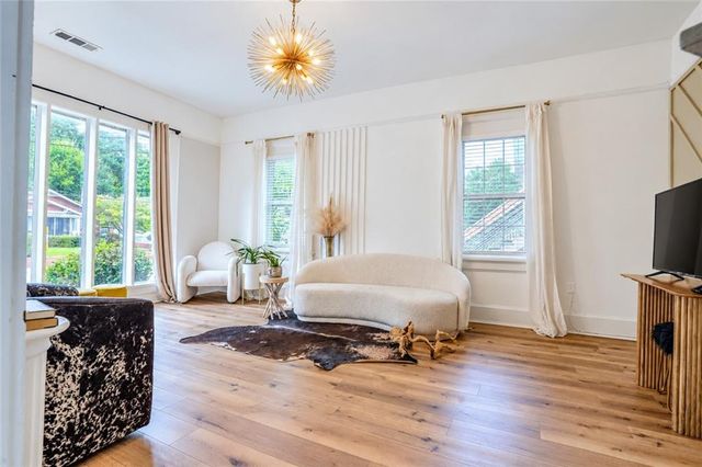 1082 Metropolitan Parkway SW, Atlanta, GA 30310