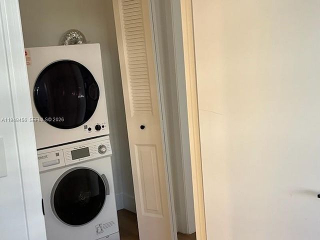 250 John F Kennedy Dr 303, Atlantis, FL 33462