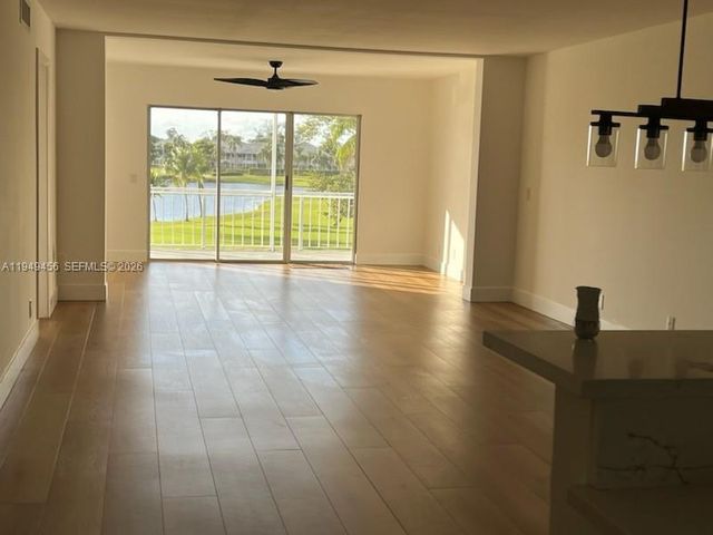 250 John F Kennedy Dr 303, Atlantis, FL 33462