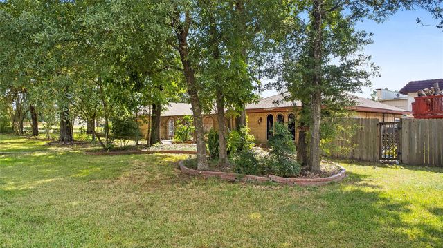 186 Spring Pines Drive, Spring, TX 77386
