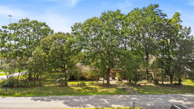 186 Spring Pines Drive, Spring, TX 77386