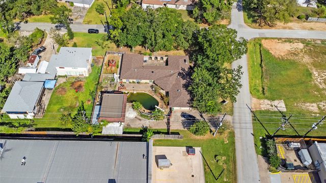 186 Spring Pines Drive, Spring, TX 77386
