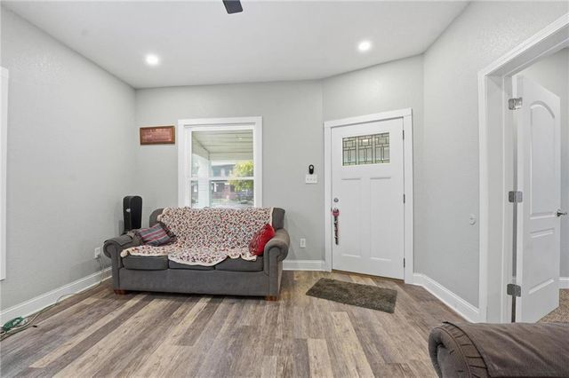 821 St Louis Avenue, Excelsior Springs, MO 64024