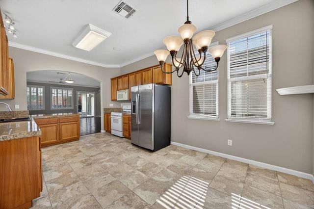 2211 Vail Ct, Rocklin, CA 95765