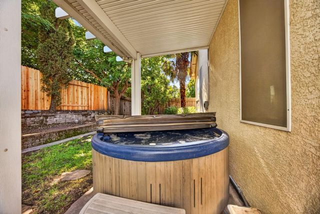 2211 Vail Ct, Rocklin, CA 95765
