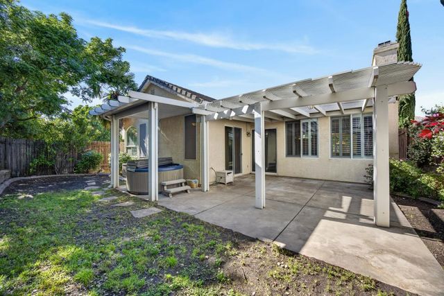 2211 Vail Ct, Rocklin, CA 95765