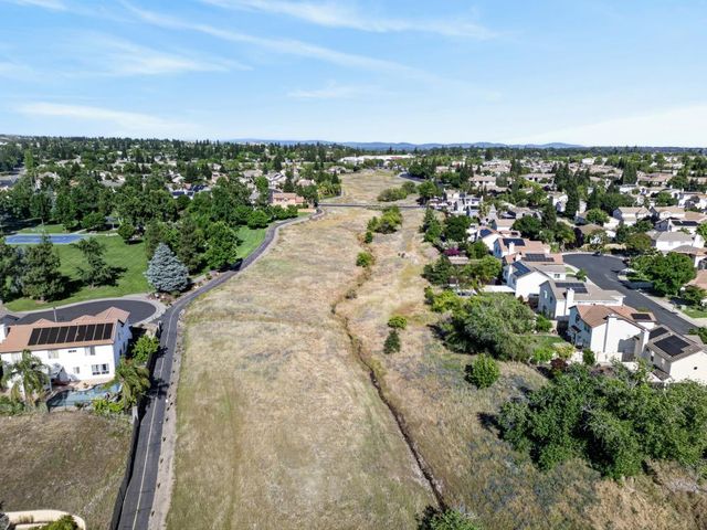 2211 Vail Ct, Rocklin, CA 95765