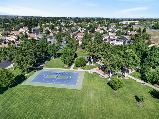 2211 Vail Ct, Rocklin, CA 95765