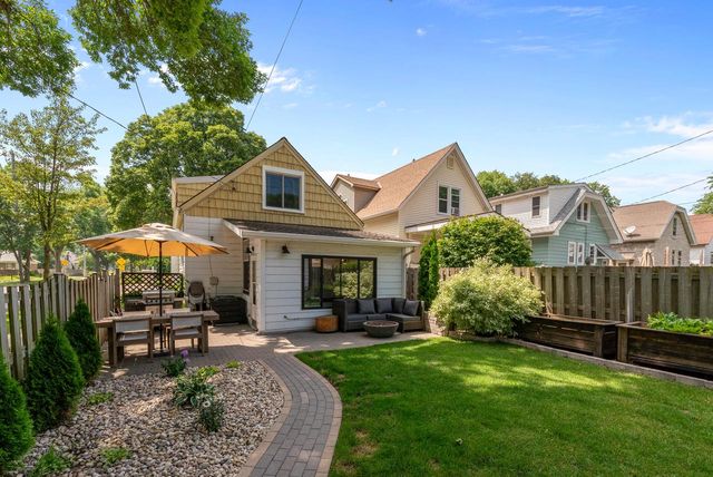 3174 S Lenox STREET, Milwaukee, WI 53207