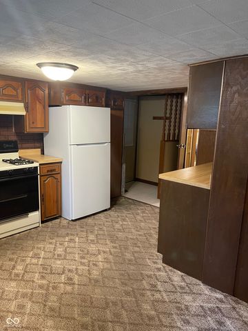 9267 S Water Street, Knightstown, IN 46148