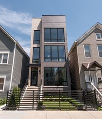 2430 W Moffat Street 3, Chicago, IL 60647