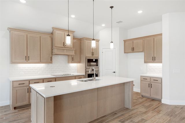 2315 Legacy Oaks Lane, Bedford, TX 76021