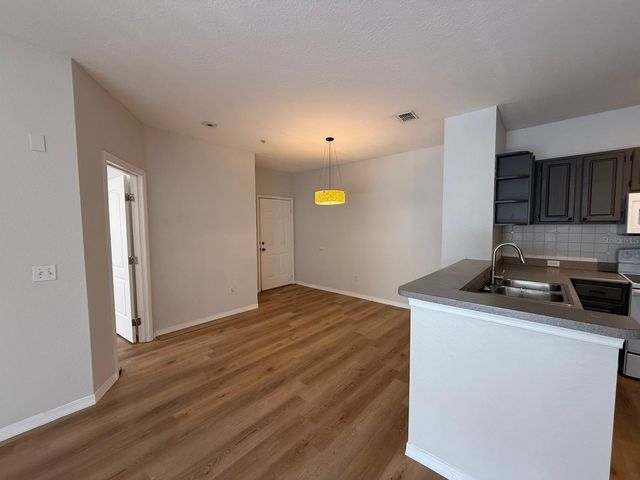2537 MAITLAND CROSSING WAY 12-201, Orlando, FL 32810
