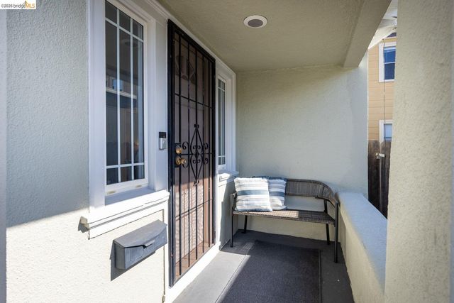 1082 16th St, Oakland, CA 94607