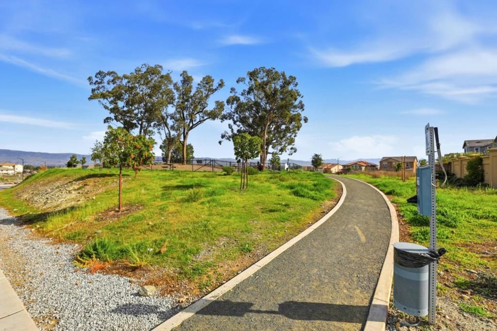 Image 27 of property listing at 6385 Paysar Lane, Gilroy, CA 95020