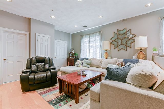 557 Salem St 3, Malden, MA 02148