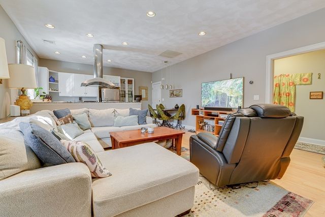 557 Salem St 3, Malden, MA 02148