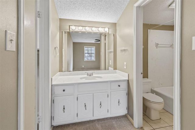 4000 Louisiana Drive B, Lake Charles, LA 70607