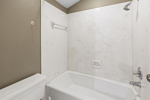 4000 Louisiana Drive B, Lake Charles, LA 70607