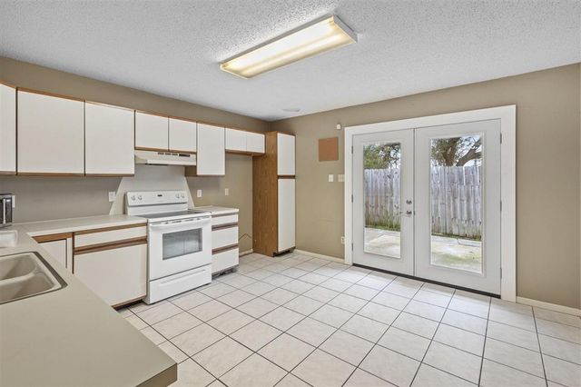 4000 Louisiana Drive B, Lake Charles, LA 70607