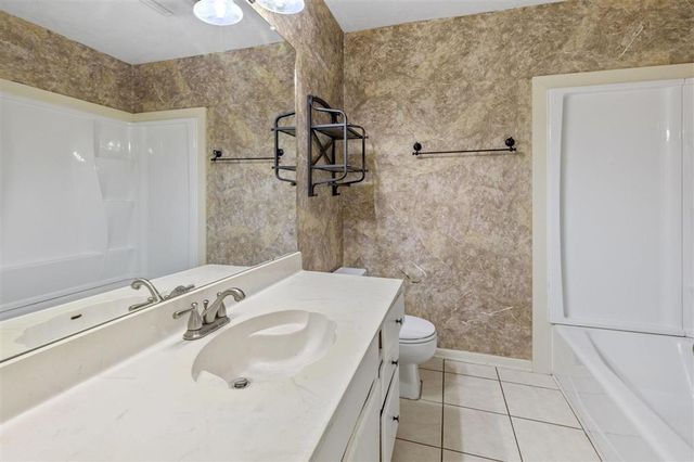 4000 Louisiana Drive B, Lake Charles, LA 70607