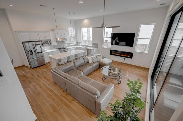 2414 Canal Street A, Houston, TX 77003