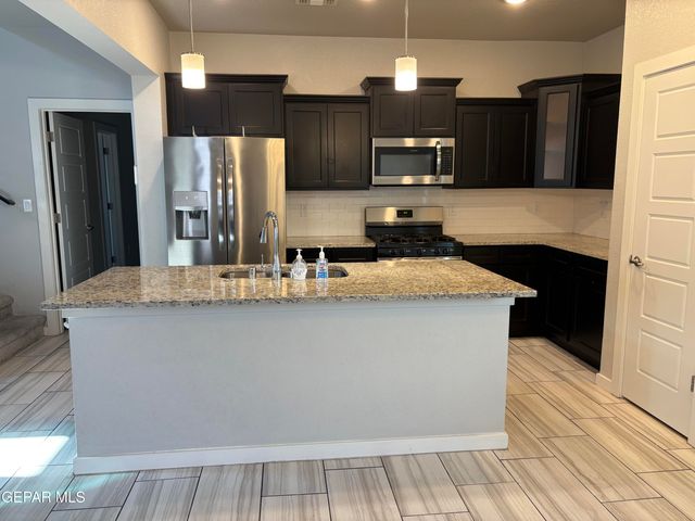 11571 Leonor Duran Street, Socorro, TX 79927