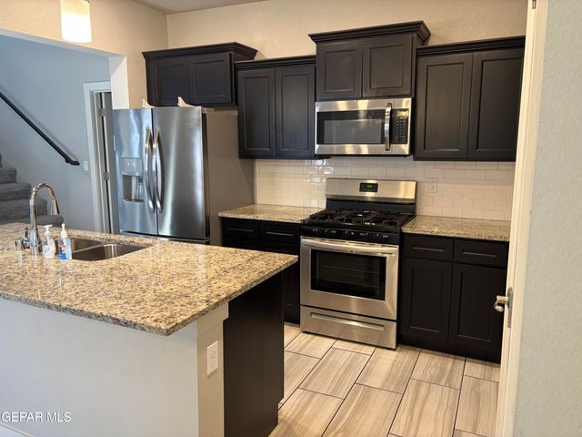 11571 Leonor Duran Street, Socorro, TX 79927