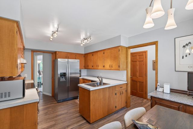 4730 Fairhills Road E, Minnetonka, MN 55345